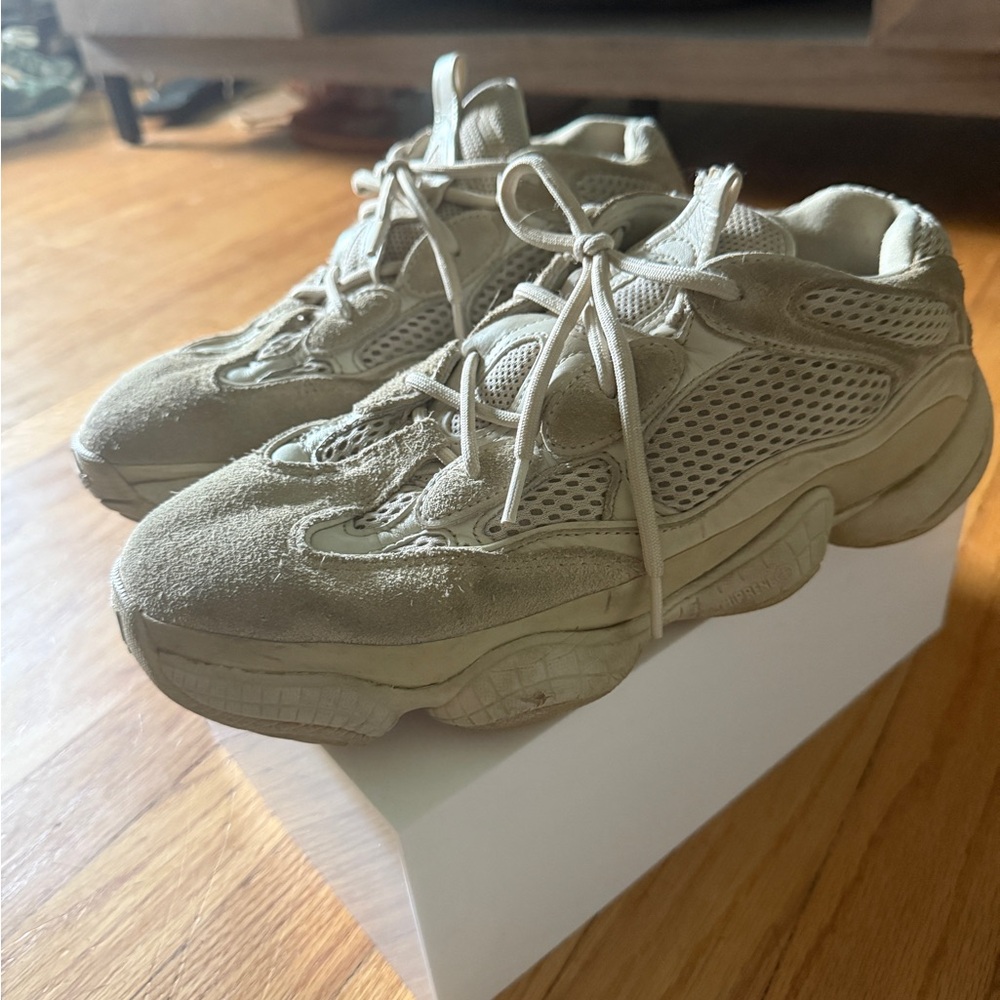 Yeezy sneakers - Picture 3 of 6